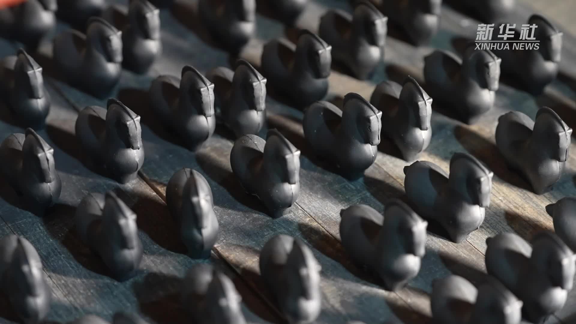 非遗里的年味丨千年徽墨马年出圈-新华网
